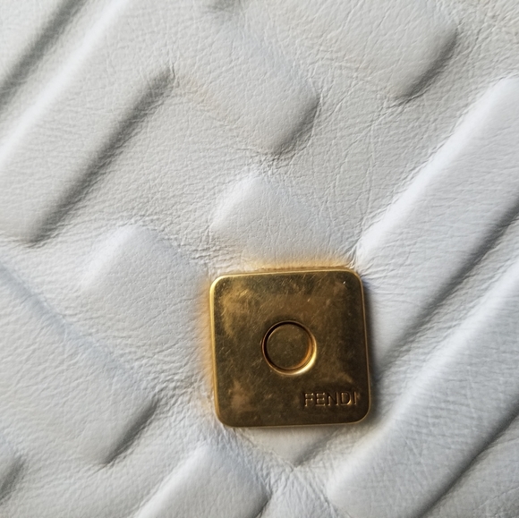 Authentic Fendi Baguette white off white with 2 detachable straps and dust bag - Picture 15 of 16